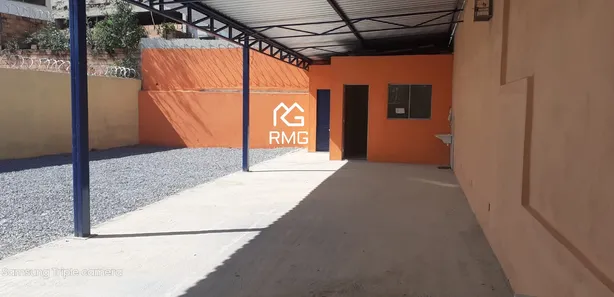 Galpão / Depósito / Armazém para venda ou aluguel, 254m² no Liberdade, Santa Luzia