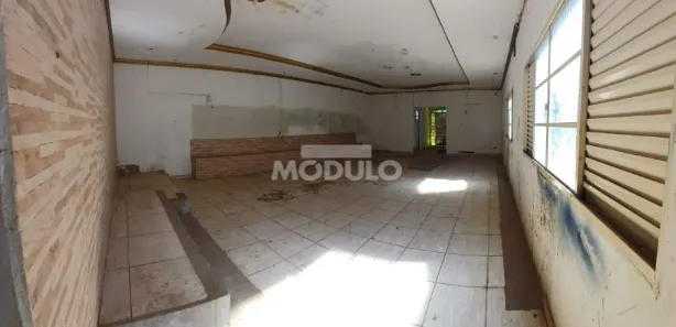 Galpão / Depósito / Armazém à venda, 190m² no Daniel Fonseca, Uberlândia