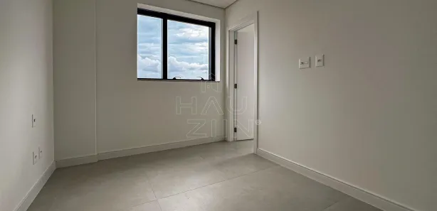 Apartamento com 2 Quartos para alugar, 69m² no Centro, Navegantes