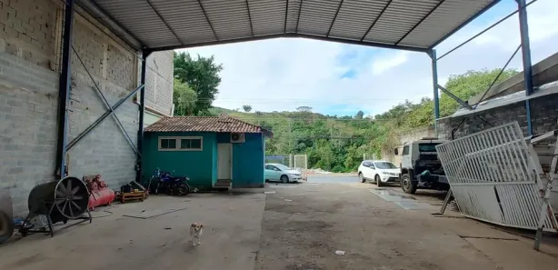 Galpão / Depósito / Armazém à venda, 700m² no Voldac, Volta Redonda