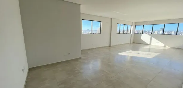 Conjunto Comercial / Sala para alugar, 10m² no Presidente Médici, Chapecó
