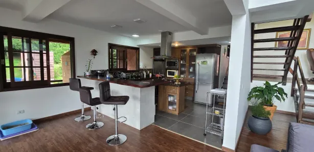 Casa de Condomínio com 3 Quartos à venda, 232m² no Rondinha, Campo Largo