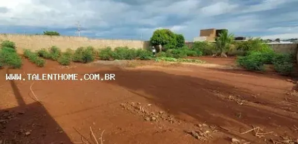Terreno / Lote / Condomínio à venda, 900m² no , Primeiro de Maio