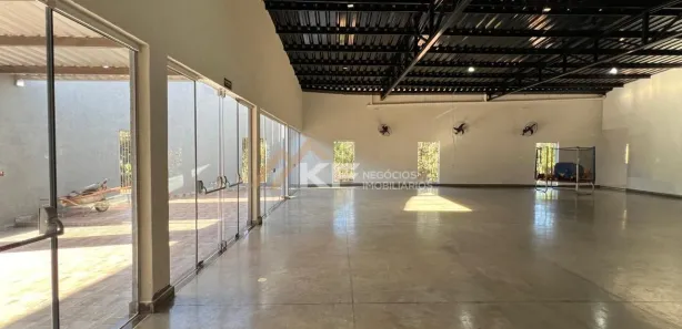 Loja / Salão / Ponto Comercial à venda, 300m² no Jardim Santana, Cravinhos