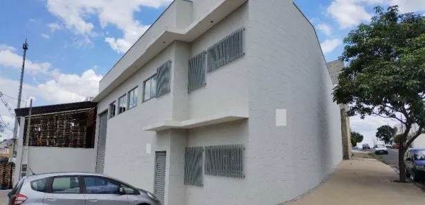Galpão / Depósito / Armazém à venda, 215m² no Centro, Salto