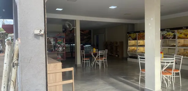 Loja / Salão / Ponto Comercial para venda ou aluguel, 297m² no Maracanã, Montes Claros