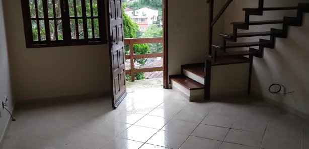 Casa de Condomínio com 2 Quartos para alugar, 80m² no Tijuca, Teresópolis