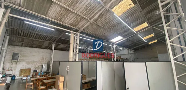 Galpão / Depósito / Armazém para alugar, 1700m² no Taboão, Diadema