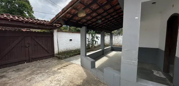 Casa com 2 Quartos para venda ou aluguel, 440m² no Centro, Guapimirim