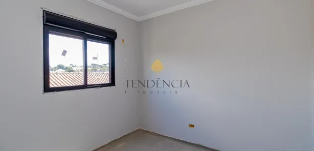 Sobrado com 3 Quartos à venda, 135m² no Novo Mundo, Curitiba