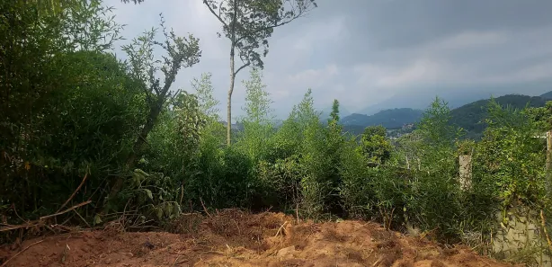 Terreno / Lote / Condomínio à venda, 550m² no Quitandinha, Petrópolis