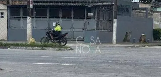 Galpão / Depósito / Armazém para alugar, 155m² no Parque Bitaru, São Vicente