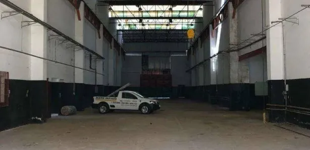 Galpão / Depósito / Armazém para venda ou aluguel, 2000m² no Vila Sorocabana, Mairinque
