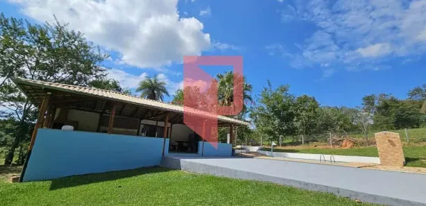 Fazenda / Sítio / Chácara com 4 Quartos à venda, 250m² no Pinhões, Santa Luzia