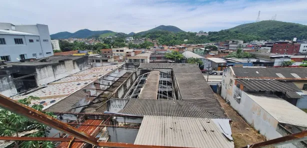 Galpão / Depósito / Armazém à venda, 2077m² no Tanque, Rio de Janeiro