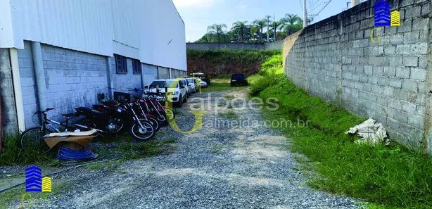 Galpão / Depósito / Armazém à venda, 2400m² no Estância Imperial, Araçariguama