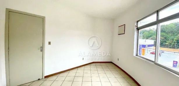 Conjunto Comercial / Sala para alugar, 110m² no Vila Nova, Blumenau