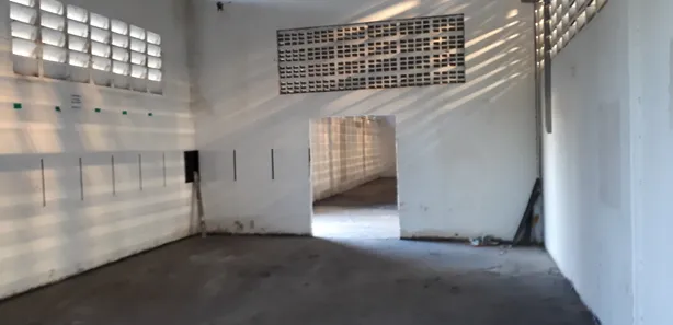 Galpão / Depósito / Armazém à venda, 2600m² no Centro, Simões Filho