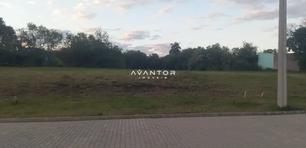 Terreno / Lote / Condomínio à venda, 379m² no São José, Santa Maria
