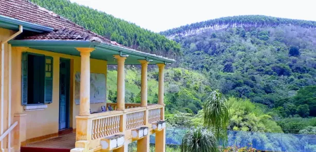 Fazenda / Sítio / Chácara com 4 Quartos para alugar, 1000m² no Jardim Colônia, Jacareí