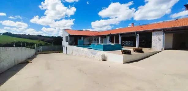 Fazenda / Sítio / Chácara com 7 Quartos à venda, 280m² no , Araçoiaba da Serra