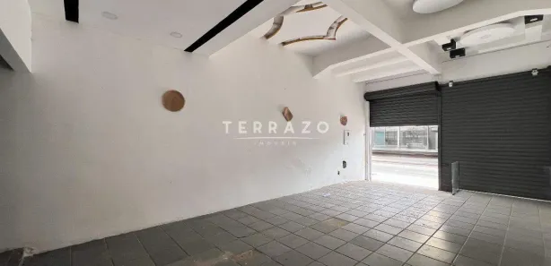 Galpão / Depósito / Armazém para alugar, 265m² no Várzea, Teresópolis