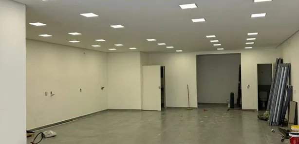 Prédio Inteiro para alugar, 580m² no Vila Santa Luzia, Taboão da Serra