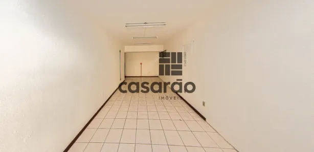 Loja / Salão / Ponto Comercial à venda, 56m² no Bonfim, Santa Maria