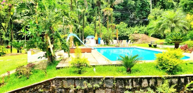 Casa de Condomínio com 3 Quartos à venda, 450m² no Corujas, Guapimirim