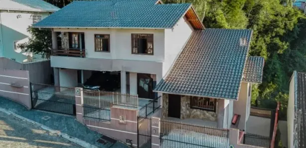 Casa com 3 Quartos à venda, 400m² no Água Verde, Blumenau
