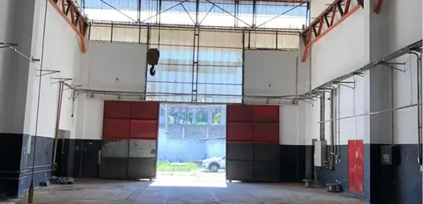 Galpão / Depósito / Armazém para venda ou aluguel, 2000m² no , Mairinque