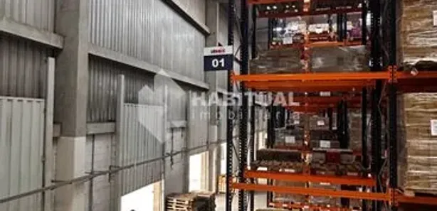 Galpão / Depósito / Armazém à venda, 2106m² no Distrito Industrial, Uberlândia