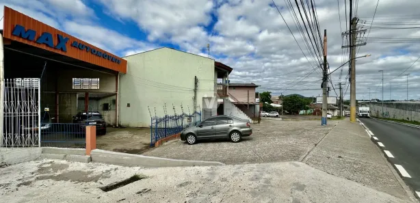 Galpão / Depósito / Armazém com 2 Quartos para venda ou aluguel, 202m² no Juscelino Kubitschek, Santa Maria