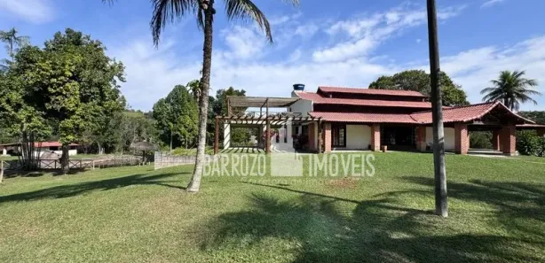 Fazenda / Sítio / Chácara com 4 Quartos à venda, 4000m² no Papucaia, Cachoeiras de Macacu