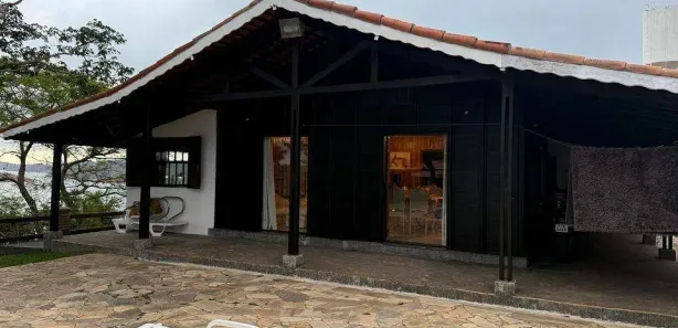 Fazenda / Sítio / Chácara com 3 Quartos à venda, 2300m² no Água Branca, Igaratá