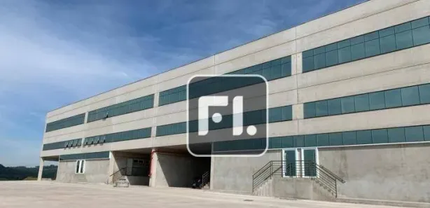 Galpão / Depósito / Armazém para venda ou aluguel, 7260m² no Mombaça, São Roque
