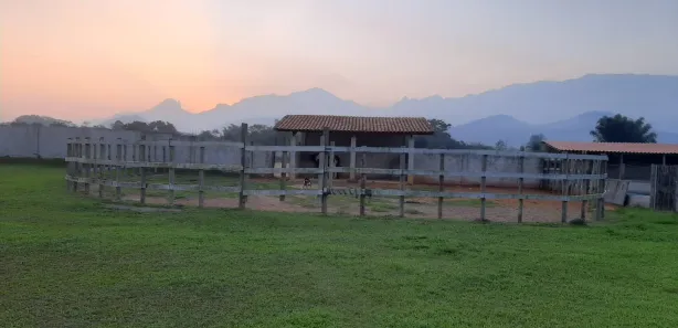 Fazenda / Sítio / Chácara com 2 Quartos à venda, 27000m² no Citrolândia, Guapimirim