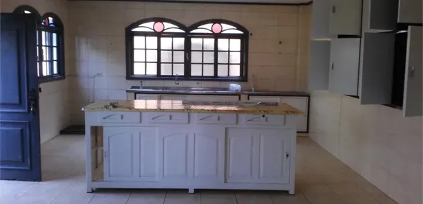 Sobrado com 3 Quartos à venda, 620m² no Jardim Valflor, Embu-Guaçu
