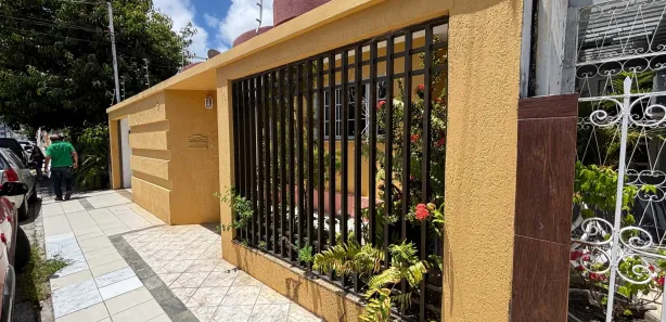 Casa com 3 Quartos à venda, 280m² no Grageru, Aracaju