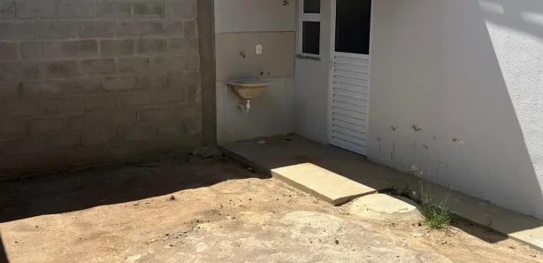 Casa de Condomínio com 2 Quartos para alugar, 49m² no Registro, Feira de Santana