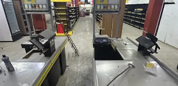 Loja / Salão / Ponto Comercial com 10 Quartos para venda ou aluguel, 650m² no Nova Aurora, Belford Roxo