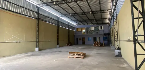 Galpão / Depósito / Armazém para alugar, 400m² no Novo Aleixo, Manaus