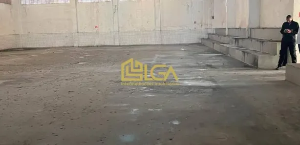 Galpão / Depósito / Armazém com 1 Quarto para venda ou aluguel, 1328m² no Vila São Benedito, Cubatão