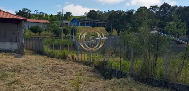 Fazenda / Sítio / Chácara com 3 Quartos à venda, 1400m² no Chácara Marambaia, Caçapava