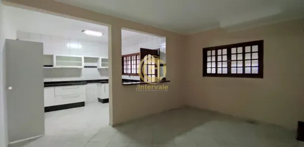 Sobrado com 3 Quartos à venda, 150m² no Vila Aprazível, Jacareí