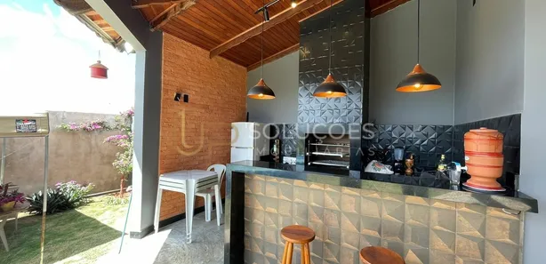 Sobrado com 4 Quartos à venda, 370m² no Região dos Lagos, Brasília