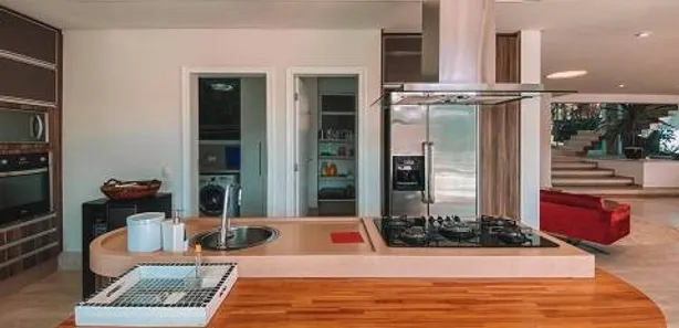 Casa de Condomínio com 4 Quartos para venda ou aluguel, 600m² no Toninhas, Ubatuba