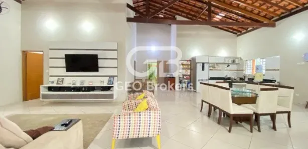 Fazenda / Sítio / Chácara com 5 Quartos para alugar, 1000m² no Bom Jesus, Jacareí
