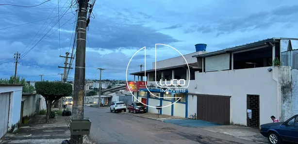 Prédio Inteiro com 3 Quartos à venda, 700m² no Santo André, Anápolis