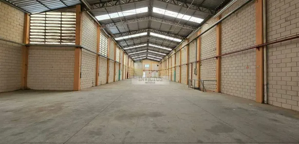 Galpão / Depósito / Armazém para alugar, 1750m² no Loteamento Industrial Coral, Mauá
